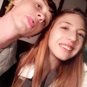 Meet your Posher, Caitlin